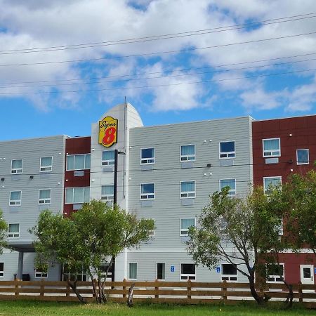 Super 8 By Wyndham Thompson Hotel Exterior photo